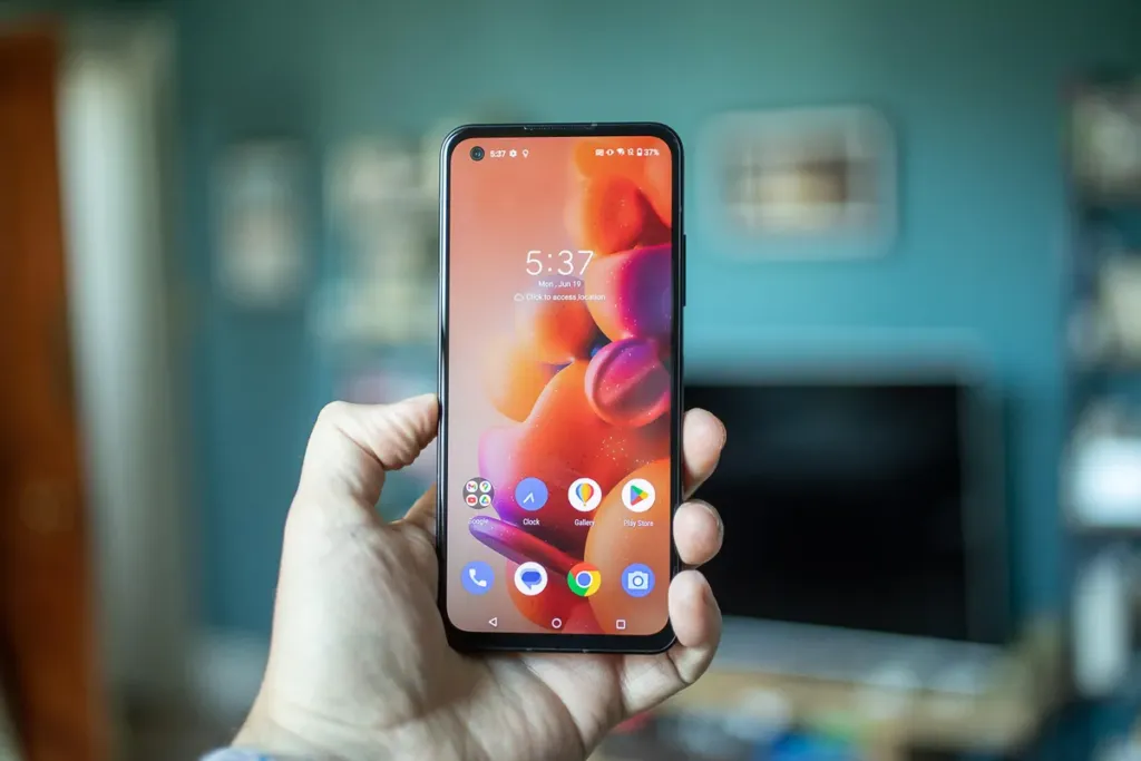 Asus Zenfone 10 Review: Display- Newfortech/ Newfortech.com
