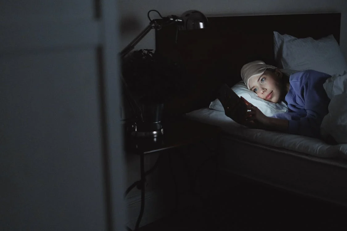 Phone Use Before Bed: Debunking the Blue Light Myth