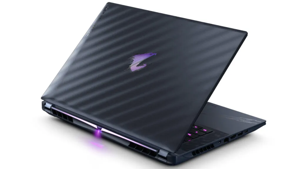 Gigabyte Aorus Master 16 back
