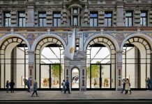 Apple steps up assaults on Europe’s DMA rules Apple steps up attacks on Europe's DMA regulations