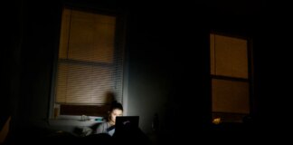 Results from a new study show that AI chatbots are inconsistent when asked about suicide