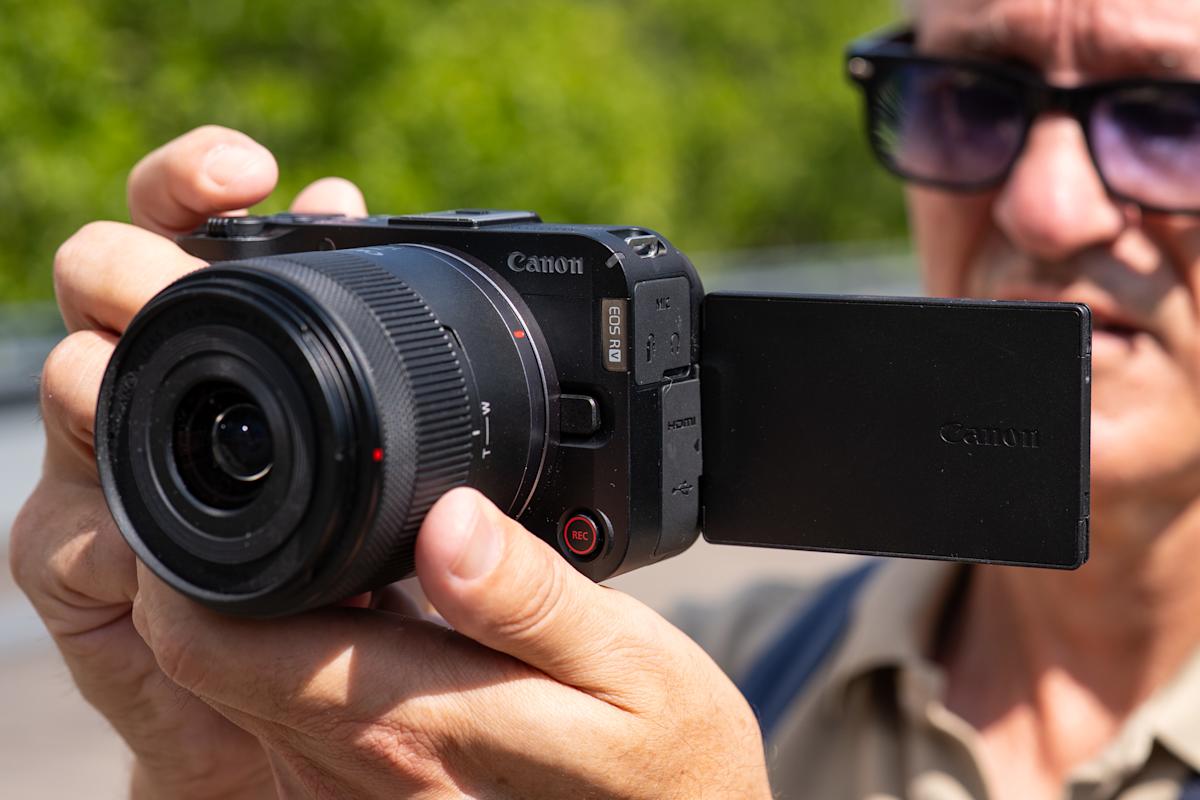 Canon R50 V review: An affordable vlogging camera that can’t compete with its competitors