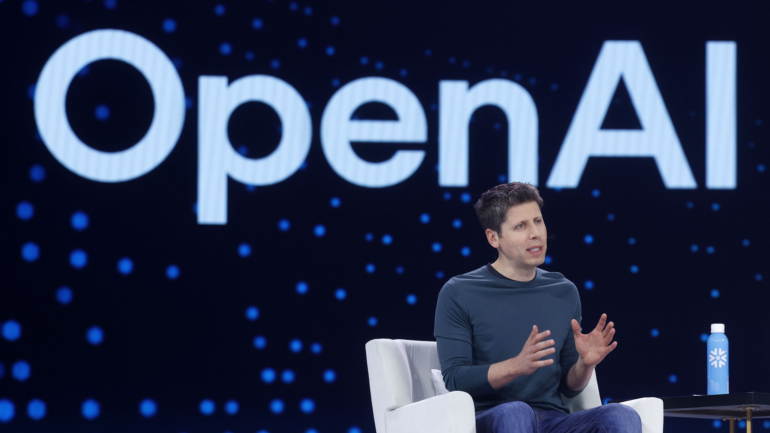 OpenAI will soon launch GPT-5.2 in an attempt to beat Google Gemini 3