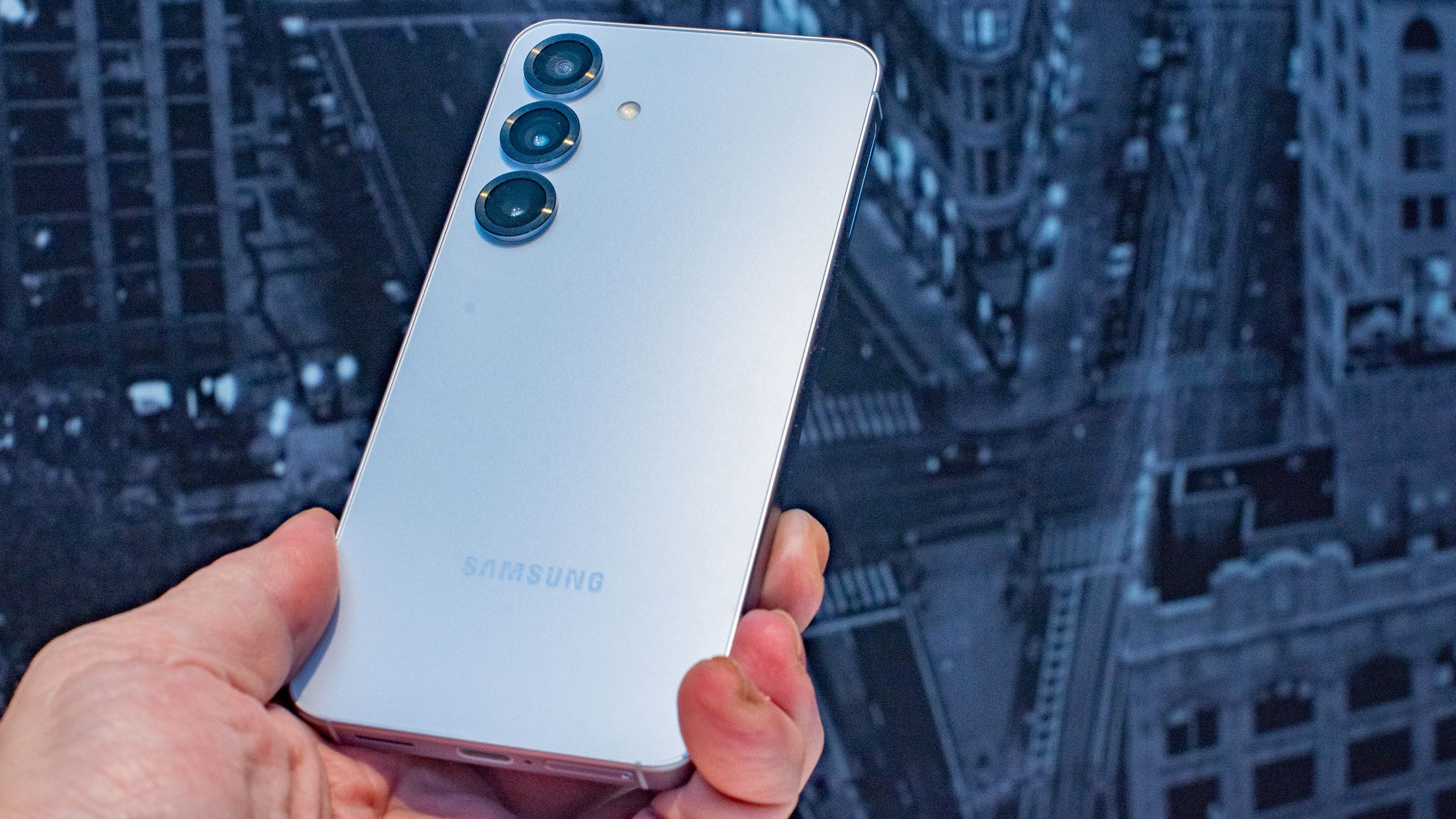 The Galaxy S26 copies the iPhone... and that's good news