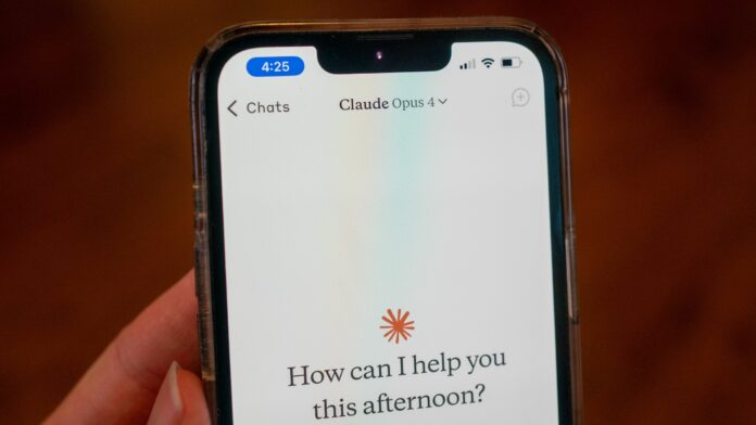 Claude just eliminated the need to switch apps: his AI chat now connects directly to his work tools
