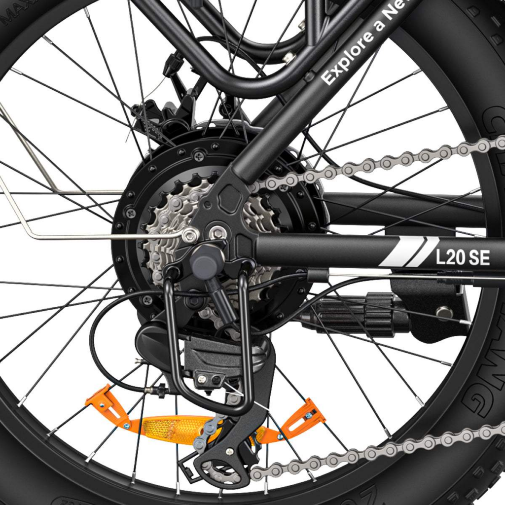 Engwe L20 SE colour LCD display and Shimano 7-speed drivetrain specification detail