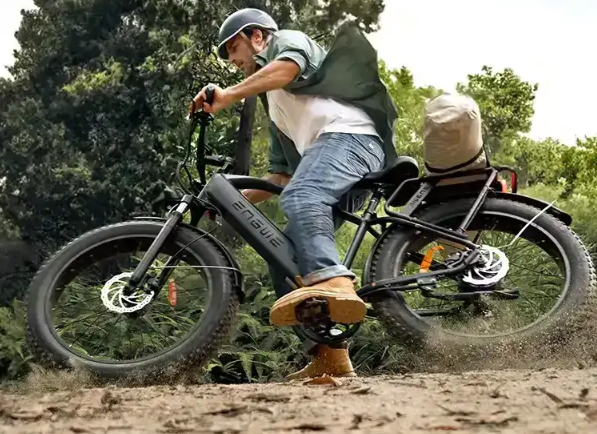 Engwe E26 loaded with cargo on urban route during real-world range test